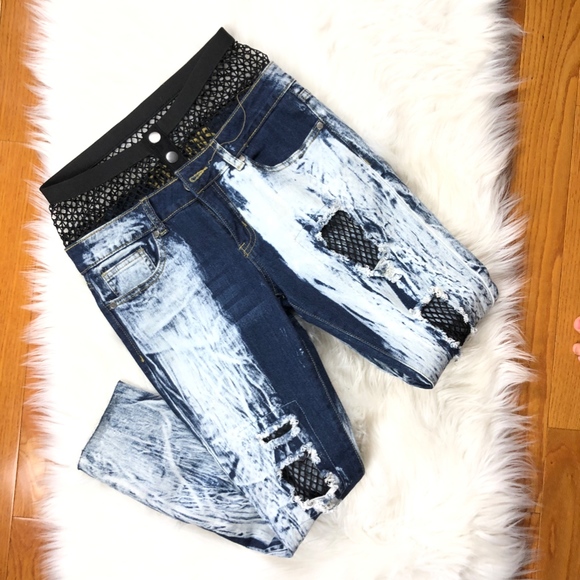 V.I.P. Distressed Lace Sexy Jeans, Size 9/10 - Picture 6 of 7
